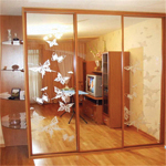 Шкафы купе на заказ с рисунком по зеркалу